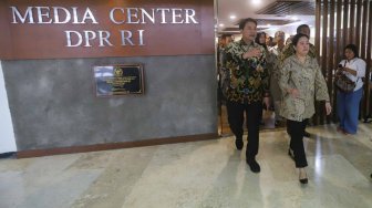 Ketua DPR Puan Maharani Tinjau Media Center