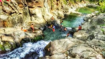 Cantiknya Air Terjun Sadundu Pidu, Surga Tujuh Tingkat di NTB