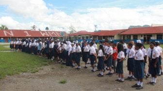 Libur Usai Dilandar Rusuh, Siswa di Wamena Akhirnya Kembali Sekolah