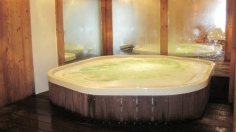 Mandi Uap Hingga Berendam di Jacuzzi, Hotel Ini Sajikan Pengalaman Spa Mewah ala Prancis