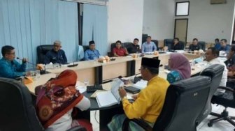 Tanpa Bimtek, 24 Anggota Baru DPRD Kuansing Lebih Banyak Mendengar