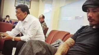 Unggah Foto Duduk Bersama Wiranto, Jerinx Tulis Pesan Ini