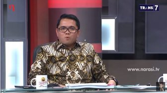 Harta Kekayaan Arteria Dahlan Rp 19,2 Miliar, Sejumlah Mobil Mewahnya Parkir di Gedung DPR, Pelat Nomor Kok Sama?