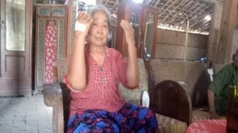 Kisah Lansia 80 Tahun Asal Sragen yang Nyaris Tewas Diserang Ratusan Tawon