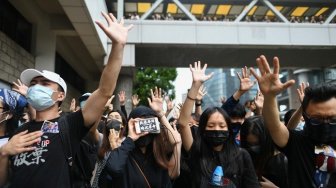 Drama Pengepungan 100 Demonstran Oleh Polisi di Kampus Hong Kong