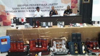 Wow!! 76 Iphone seharga 1,9 M Disita Bea Cukai Juanda Sidoarjo