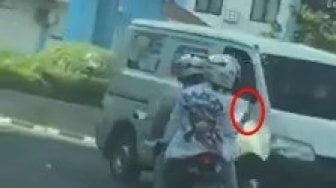 Gagal Paham, Pembonceng Acungkan Jari Tengah ke Semua Pengendara di Jogja