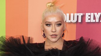 Christina Aguilera Tampil Anggun dan Cantik di amfAR Gala