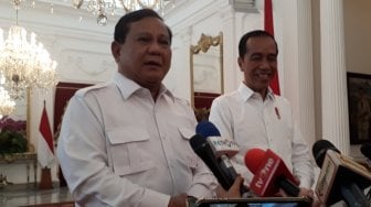 Prabowo Sebut Memiliki Hubungan Mesra, Jokowi Tertawa