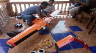 Hanya Tamatan SD, Pria di Bengkalis Ciptakan Pesawat Tanpa Awak