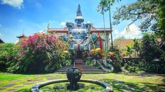 Cantiknya Blanco Renaissance, Museum Seni Bergaya Bali dan Eropa