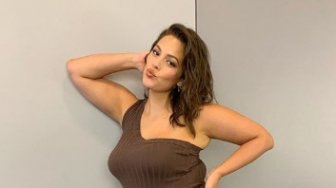 Terobosan Baru, Ashley Graham Buat Koleksi Gaun Pengantin Plus Size