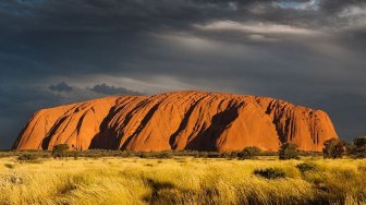 Potret Uluru, Situs Keramat Aborigin yang jadi Ikon Wisata Australia Tengah