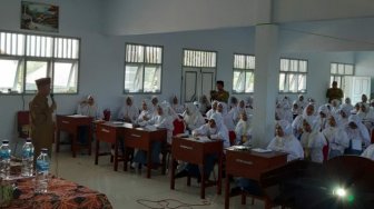 Kemenag Probolinggo Berikan Bimbingan Perkawinan Pra Nikah Bagi Remaja