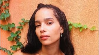 Zoe Kravitz Ceritakan Pengalamannya Berjuang Melawan Bulimia