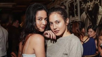 Bak Kembar, 5 Potret Cantik Pevita Pearce dan Juria Hartmans