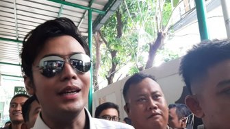 Kriss Hatta : Hilda Vitria Masih Istri Saya