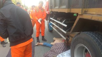 Gara-gara Angkot Memutar Sembarangan, Bahrun Amik Tewas Terlindas Truk