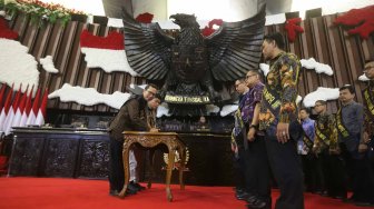 Suasana gladi kotor pelantikan Presiden dan Wakil Presiden di Kompleks Parlemen, Jakarta, Jumat [Suara.com/Arya Manggala]
