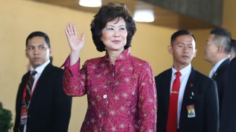 Sekretaris Utusan Khusus Presiden Amerika Serikat, Elaine L Chao  saat menghadiri pelantikan presiden dan wakil presiden di Kompleks Parlemen, Jakarta, Minggu (20/10). [Suara.com/Arya Manggala]    