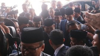 Prabowo dan Sandiaga Kompak Datang Bersama Lihat Jokowi Dilantik