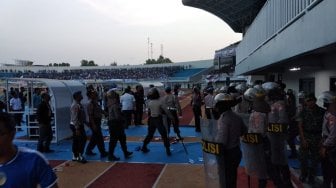 Galeri Foto Kerusuhan PSIM Yogyakarta vs Persis Solo