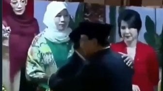 Prabowo Tolak Salaman dengan Grace Natalie saat Pelantikan Jokowi