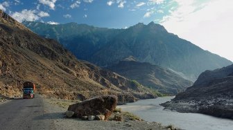 Potret Karakoram Highway, Jalan Paling Berbahaya di Dunia