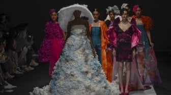 Debut Perdana Bella Shofie sebagai Desainer di JFW 2020