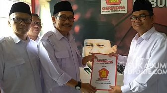 Adjo Sardjono Bacalon Ketiga di Hari Ketiga yang Daftar di Partai Gerindra 
