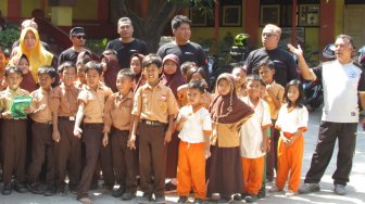 Touring: ADV Satu Hati Jelajah Nusantara, Sambangi Sejumlah Sekolah di Sumb