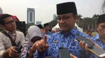 Granat Asap Meledak di Monas, Anies Minta Petugas Lakukan Penyisiran