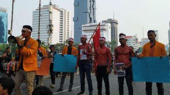 Demi Mendiang Randi dan Yusuf, Mahasiswa UHO Kendari Aksi di Jakarta