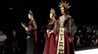 6 Sekolah Mode yang Unjuk Gigi di Jakarta Fashion Week 2020