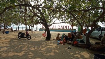 Setahun Pasca Tsunami Banten Sektor Pariwisata Di Carita Masih Lesu