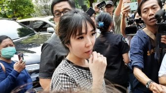 Diperiksa Soal Video Syur, Gisella Anastasia Bungkam Saat Tiba di Polda