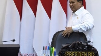 Gaya Prabowo Saat Hadiri Ratas Perdananya di Istana