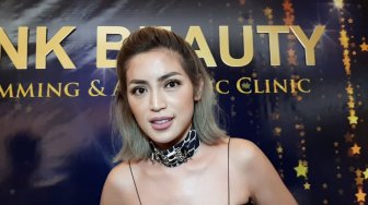 Leher Bengkak Akibat Idap Autoimun Graves, Netizen Doakan Jessica Iskandar