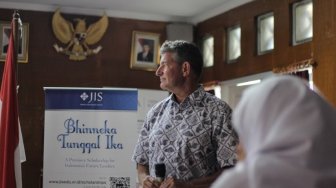 JIS Buka Program Beasiswa untuk 3 Siswa Sekolah Negeri di Jakarta