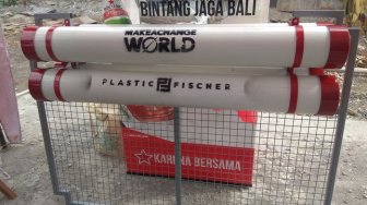 Penghalau Sampah Trash Booms Segera Disebar di Muara Sungai Bali