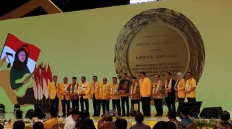 Pegang Jabatan Langka, JK Diberi Penghargaan Karya Utama dari Golkar