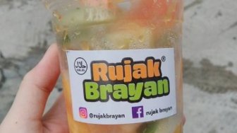 Segarnya Rujak Brayan, Oleh-oleh Khas Medan yang Wajib Dibawa Pulang