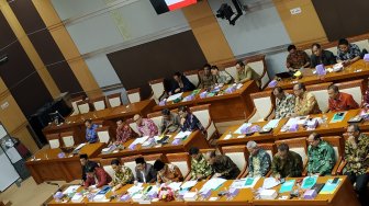 Menag Fachrul Rapat Perdana dengan DPR, Langsung Dicecar Soal Cadar