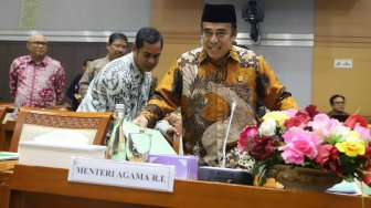 Menteri Agama Fachrul Razi saat mengikuti rapat kerja dengan Komisi VIII DPR di Kompleks Parlemen, Jakarta, Kamis (7/11). [Suara.com/Arya Manggala]