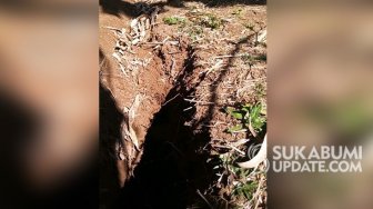 545 Kepala Keluarga Terancam Tanah Retak di Bukit Suradita Sukabumi