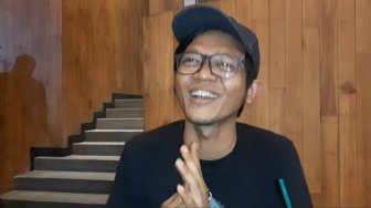 Memilih Teman Traveling, Ini Kiat Komika Dzawin Nur