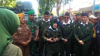 Libur Natal, Wali Kota Risma Malah Sidak ke Pinggiran Surabaya