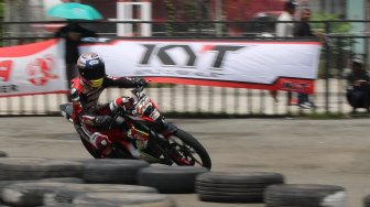 Honda Dream Cup (HDC) seri Samarinda digelar di Sirkuit Ex Bandara Temindung, Kota Samarinda, Kalimantan Timur, Minggu (10/11/2019). [Suara.com/Syaiful Rachman]