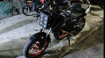 Pamer Hasil Modifikasi Motornya, Pria Ini Bikin Warganet Naik Pitam