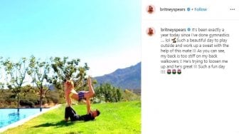 Punya Masalah Kepercayaan Diri, Britney Spears Lakukan Yoga Aerial